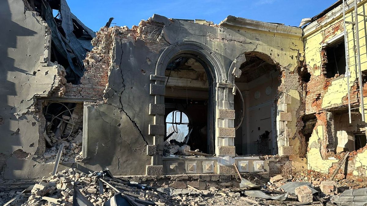 Rusové vybombardovali ukrajinský kostel, nádraží i bytové domy